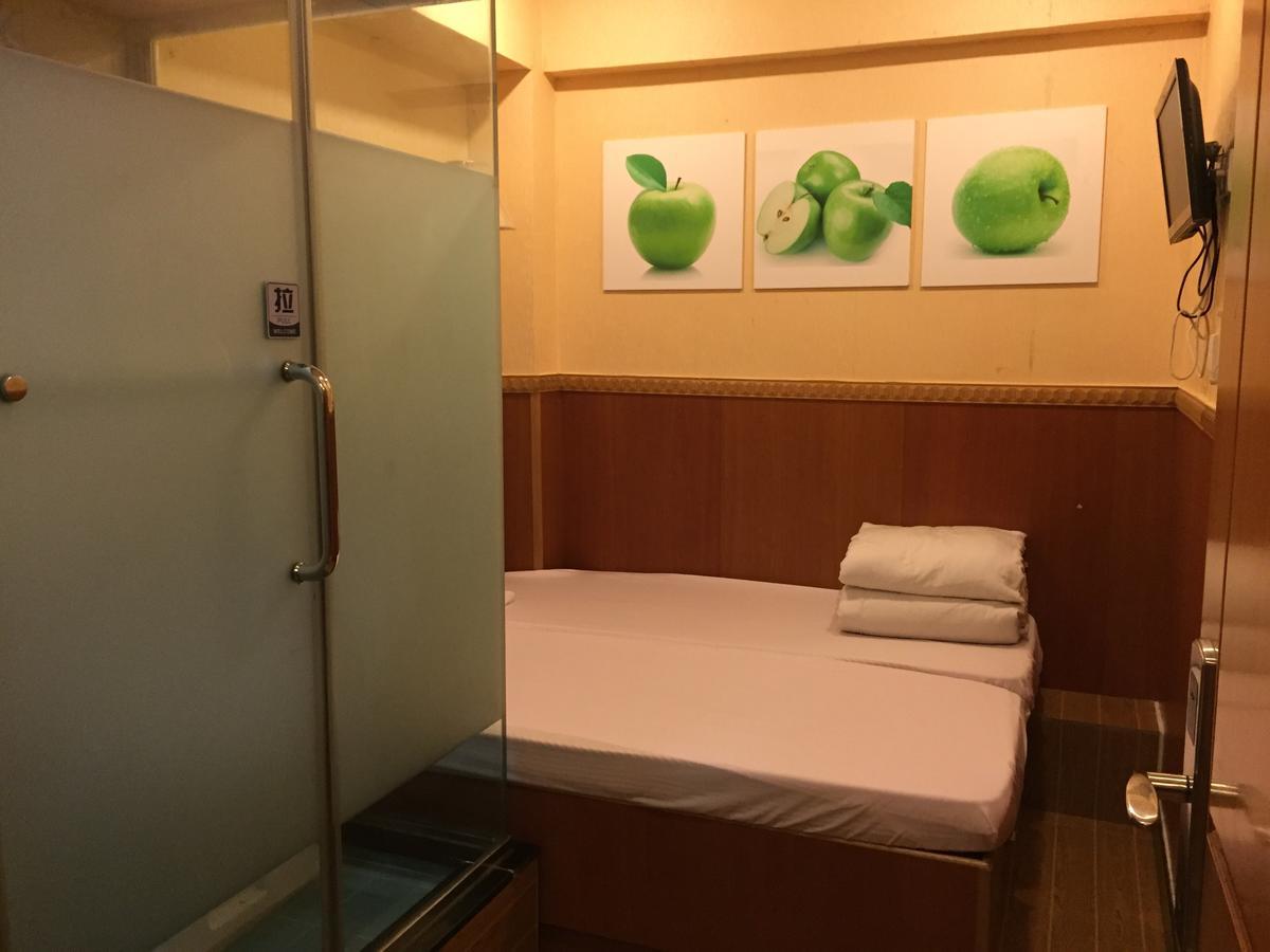 Just Inn On Nathan Road Hong Kong Exterior photo