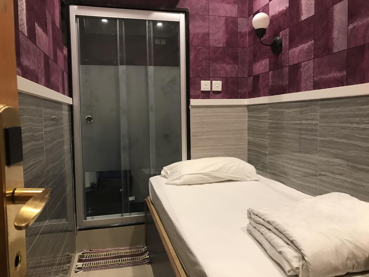Just Inn On Nathan Road Hong Kong Exterior photo