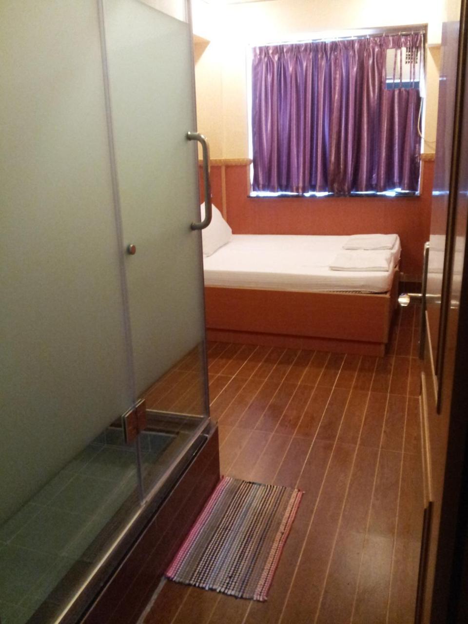 Just Inn On Nathan Road Hong Kong Exterior photo